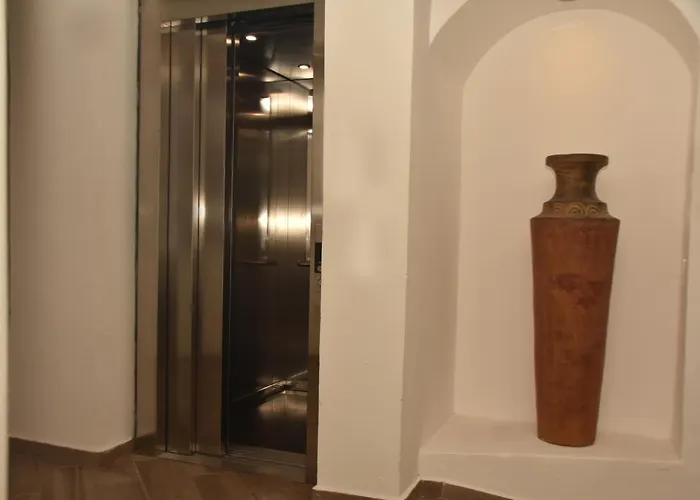 Aparthotel Luxury Two 5*
